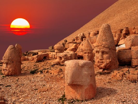 nemrut dagı tanrıları